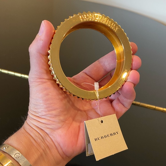 NWT Authentic Luxury Minimalist RARE Burberry gold plated spiked bangle/bracelet - Picture 9 of 17